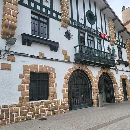 Piso Rio Nervion 15 Minutos Bilbao Apartment Ugao-Miraballes Exterior photo