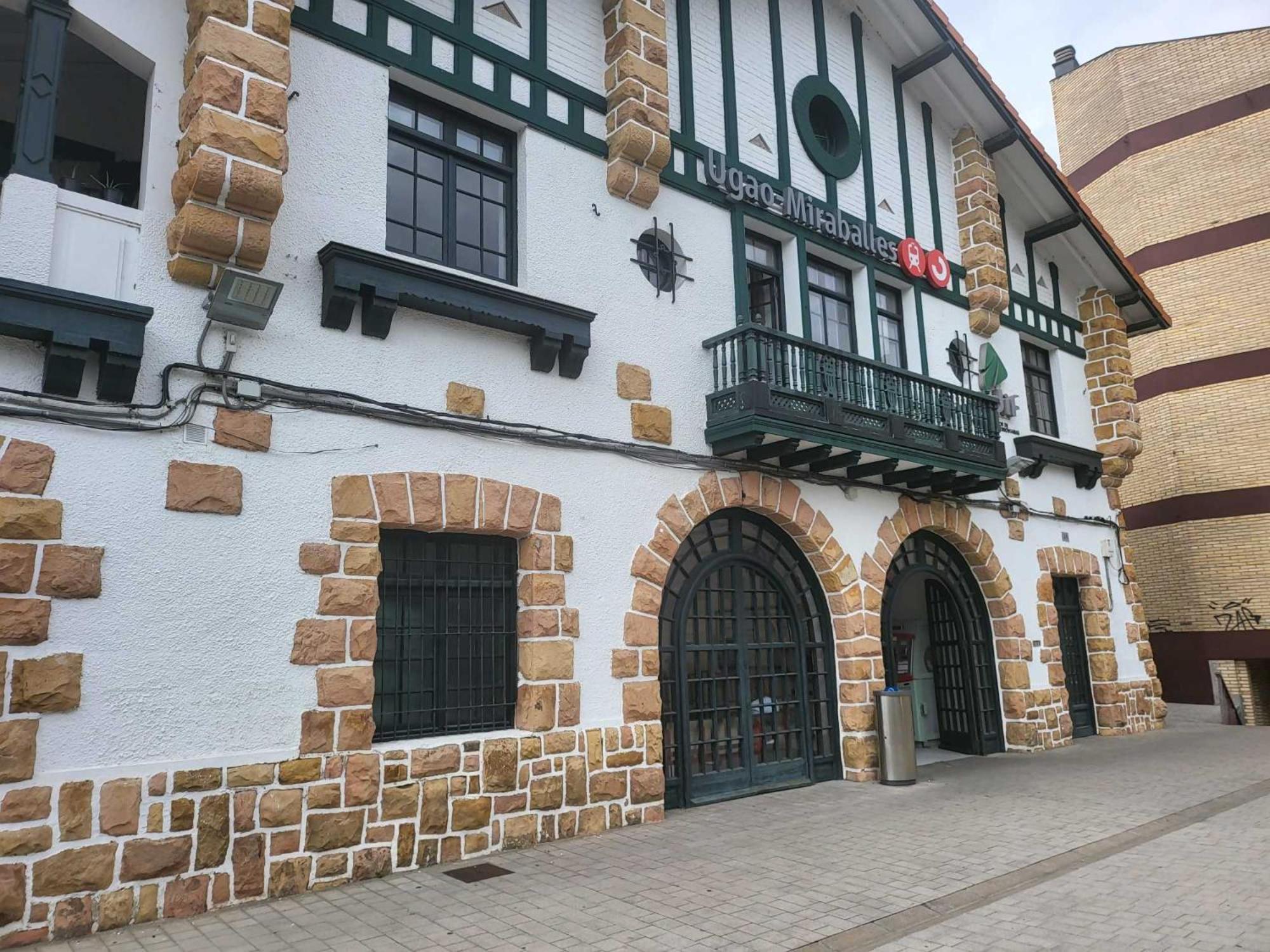 Piso Rio Nervion 15 Minutos Bilbao Apartment Ugao-Miraballes Exterior photo