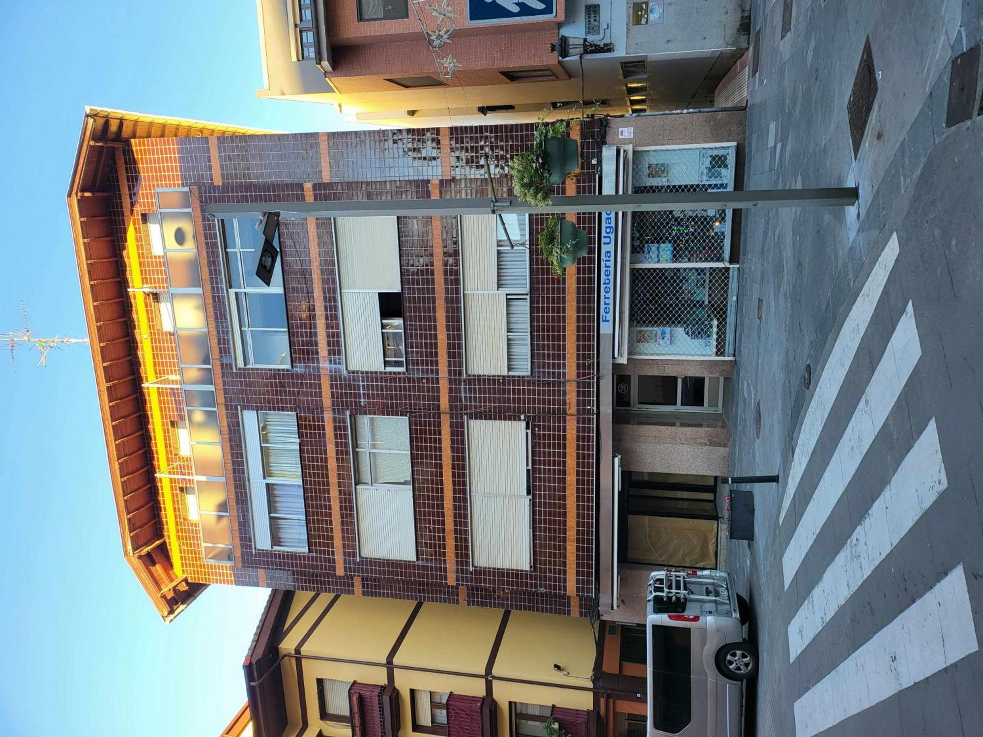 Piso Rio Nervion 15 Minutos Bilbao Apartment Ugao-Miraballes Exterior photo